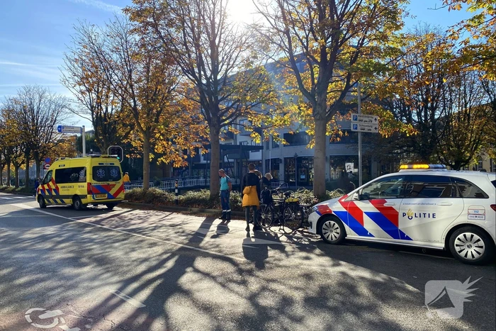 Jongeman gaat onderuit met fiets