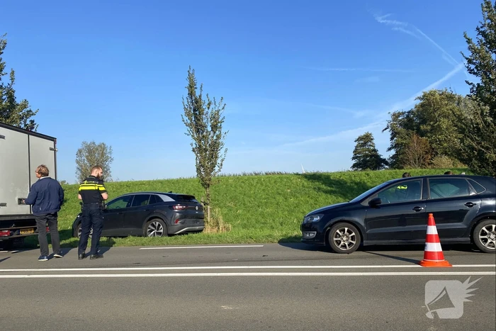 Schade bij aanrijding tussen meerdere voertuigen