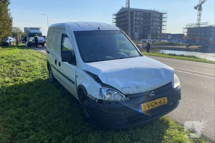 Schade bij aanrijding tussen meerdere voertuigen