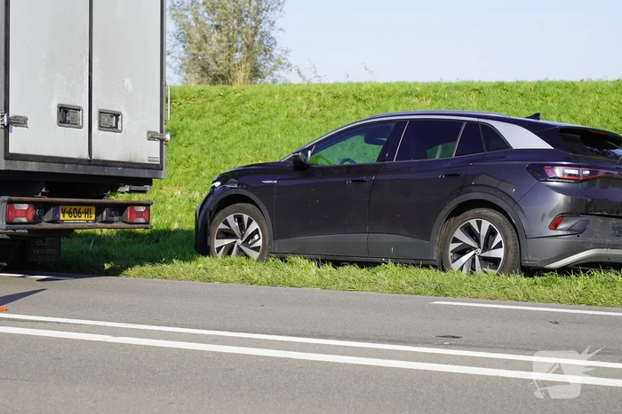 Schade bij aanrijding tussen meerdere voertuigen