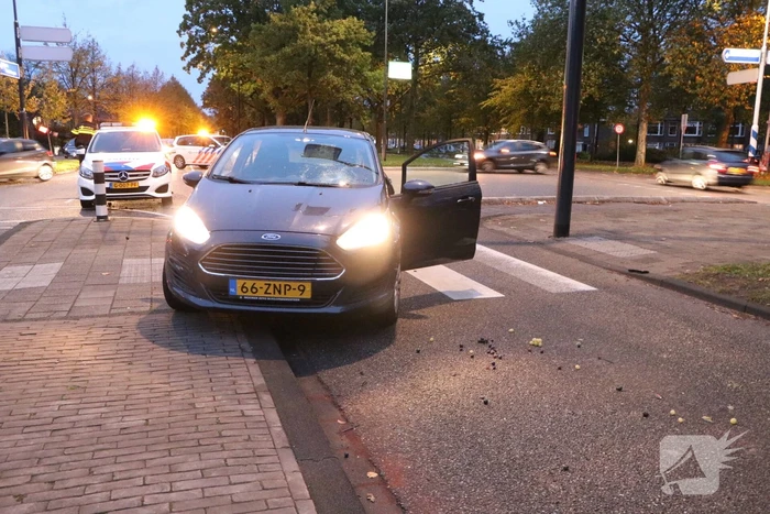 Personenauto in botsing met voetganger