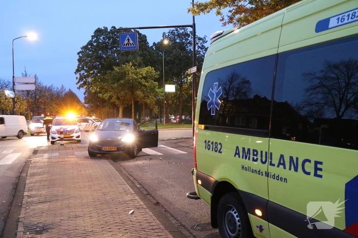 Personenauto in botsing met voetganger