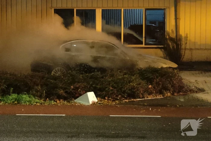 Auto verwoest door brand