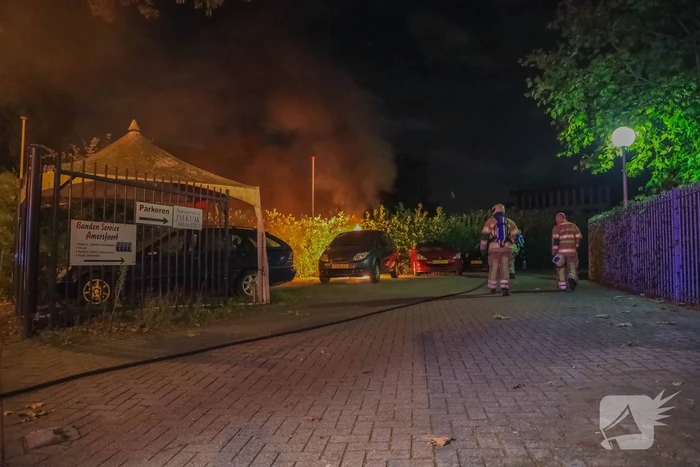 Veel schade aan auto door brand