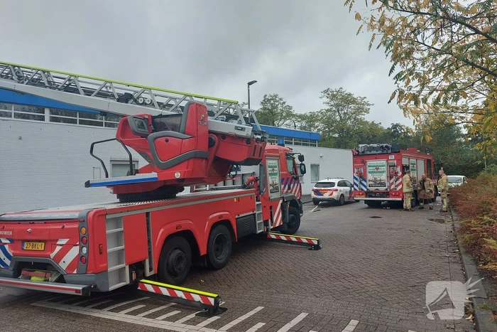 Zwembad ontruimd wegens vreemde lucht