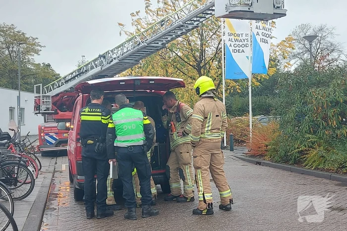 Zwembad ontruimd wegens vreemde lucht