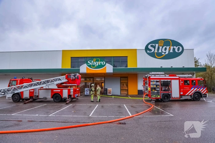 Grote brand in machinekamer Sligro