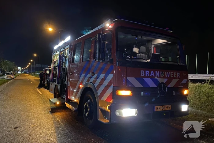 Auto komt op dak terecht na ongeval