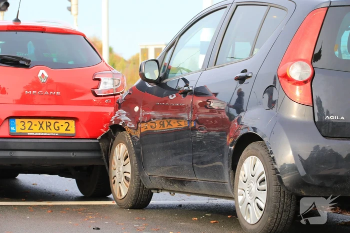 Kop-staart botsing voor stoplicht