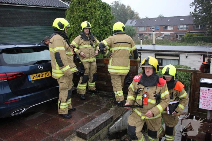 Flinke olielekkage in woonboot