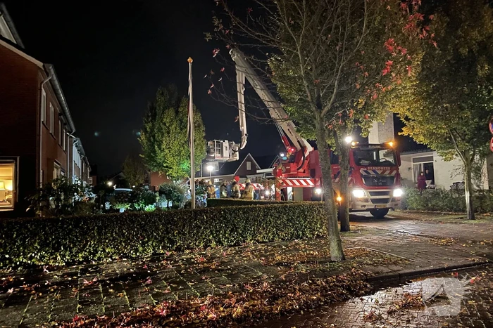 Brand in schoorsteen van woning