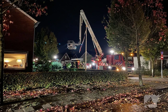 Brand in schoorsteen van woning