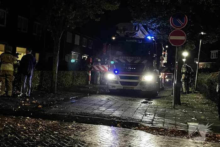 Brand in schoorsteen van woning