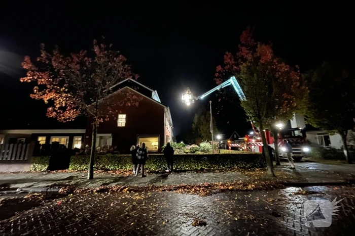 Brand in schoorsteen van woning