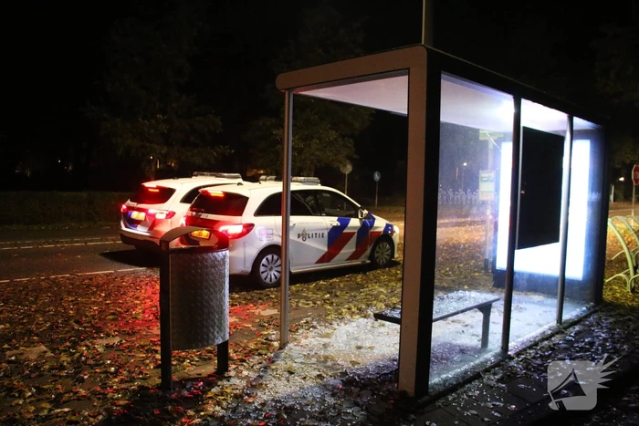 Politie zoekt getuigen na vernieling meerdere bushokjes