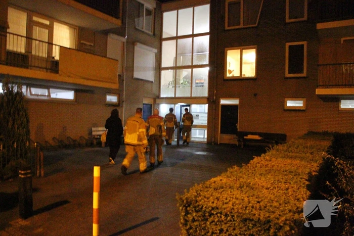 Brandweer onderzoekt vreemde lucht uit oven