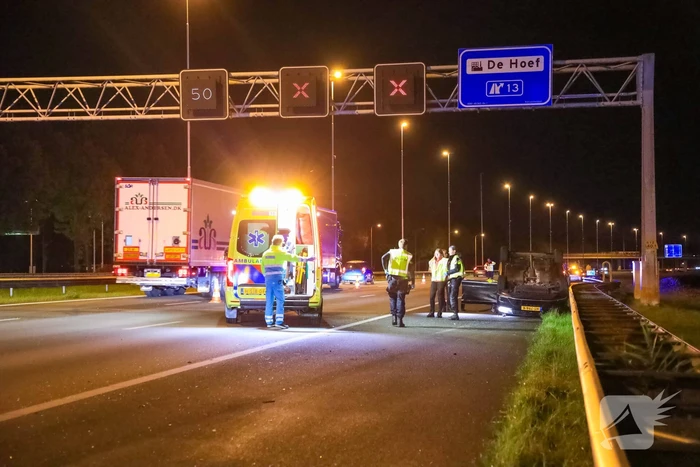 Personenauto belandt ondersteboven door ongeval