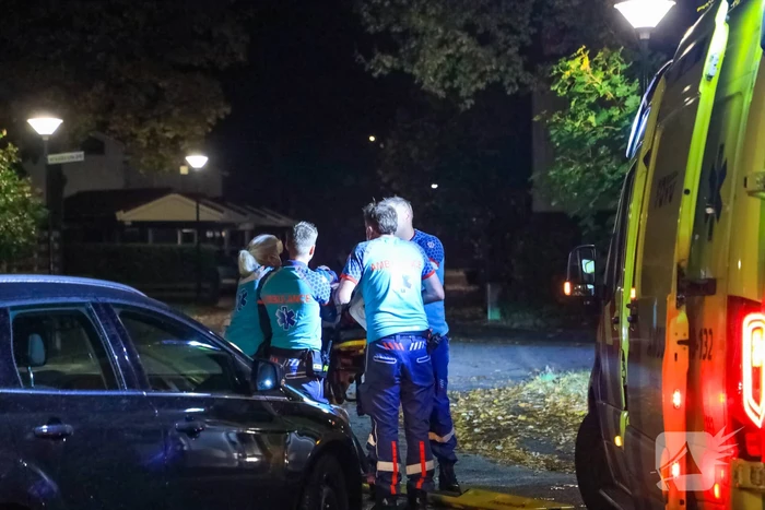 Personenauto in botsing met twee voetgangers