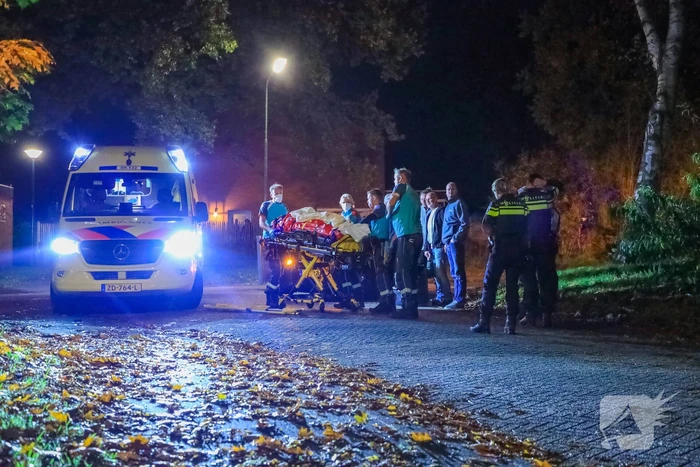 Personenauto in botsing met twee voetgangers