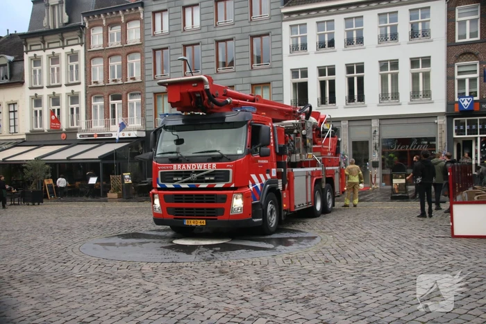 Grote uitslaande brand in appartement