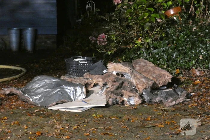 Brandweer blust brand in bed and breakfast huis