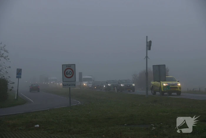 Bestelbus en twee auto's betrokken bij botsing