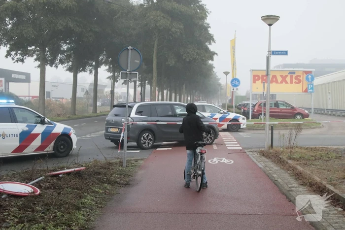 Brommerrijdster gewond bij aanrijding met auto op Calveen