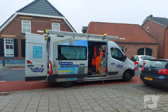 Straat afgezet door waterlekkage