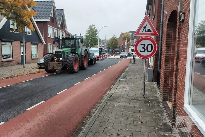 Straat afgezet door waterlekkage