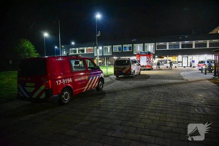 Gedetineerde steekt cel in brand