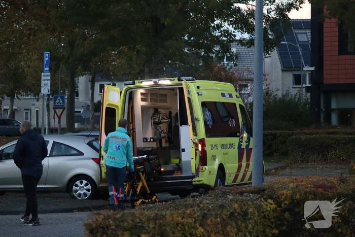 Persoon gewond bij botsing tussen twee auto's