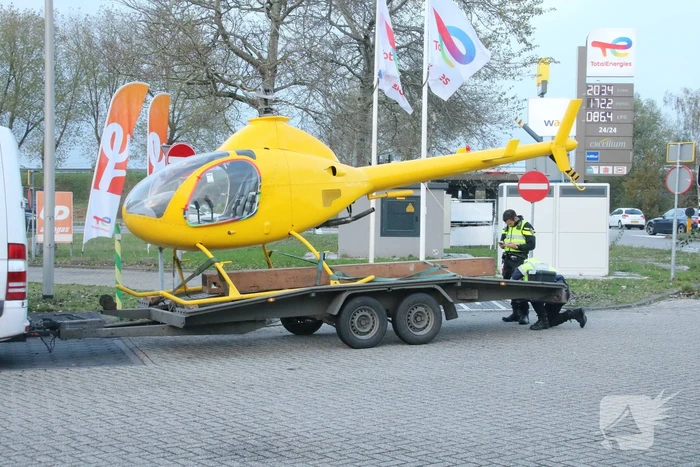 Bestuurder moet aanhanger met helikopter achterlaten