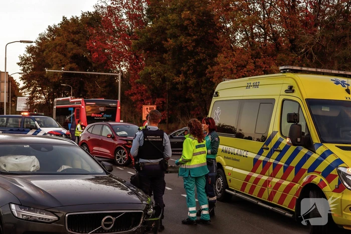 Flinke schade bij ongeval tussen twee auto's