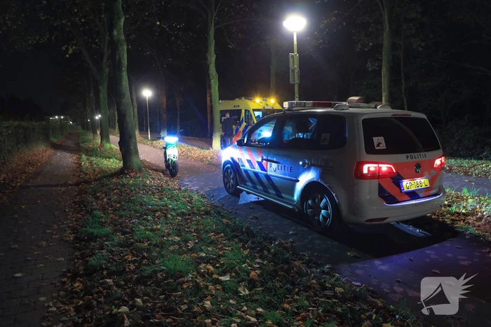 Bestuurder Go Sharing-scooter onderuit op fietspad