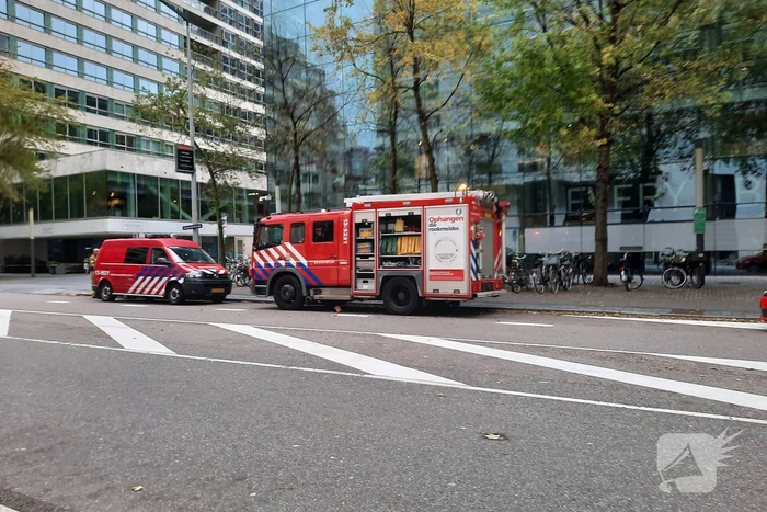 Brandweer doet onderzoek naar hinderlijke lucht in sporthal