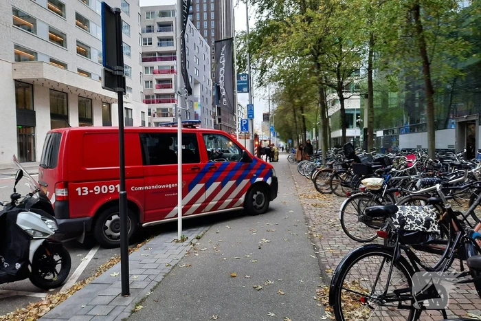 Brandweer doet onderzoek naar hinderlijke lucht in sporthal