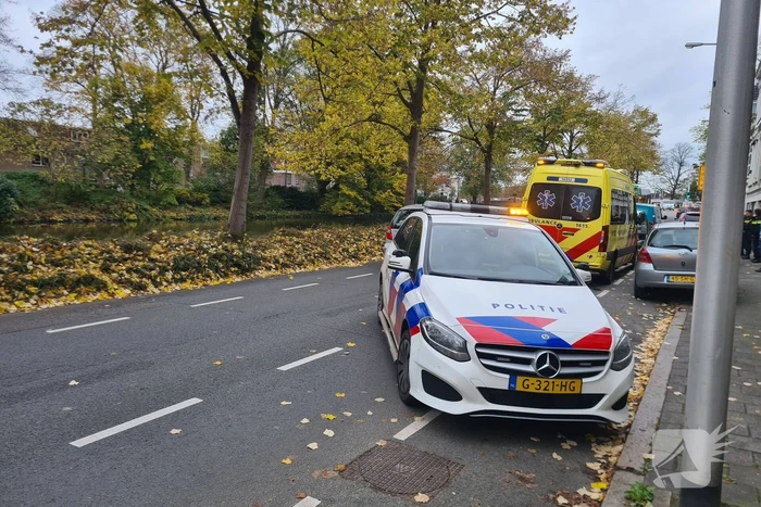 Schade na ongeval tussen drie voertuigen