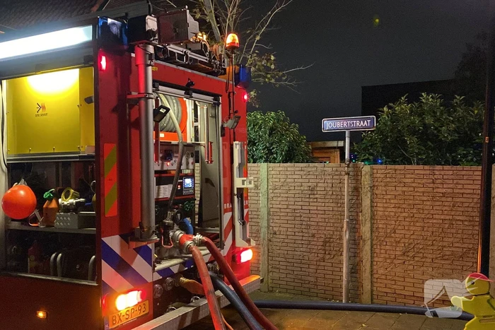 Zeer grote brand op dakterras