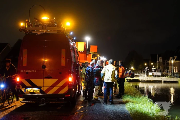 Zoekactie na aangetroffen scooter in het water