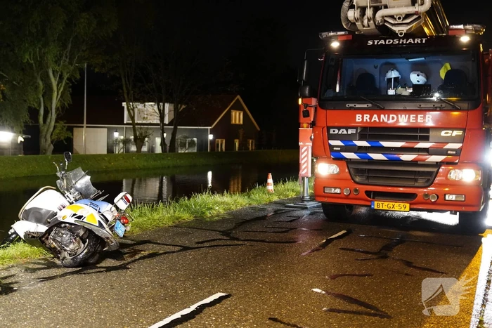 Zoekactie na aangetroffen scooter in het water