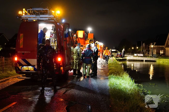 Zoekactie na aangetroffen scooter in het water
