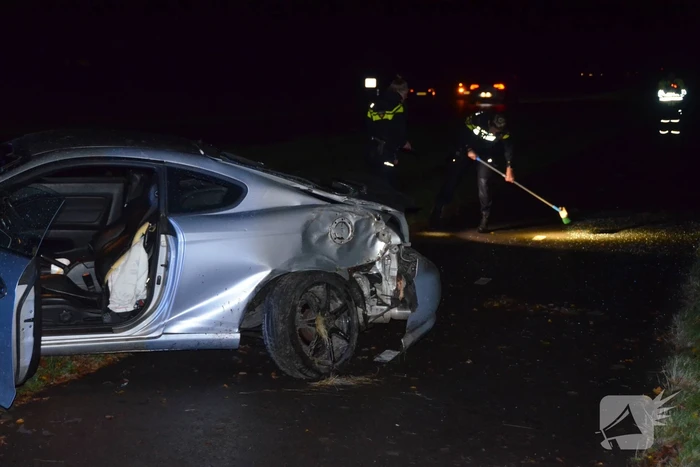 Auto raakt van de weg na uitwijkactie