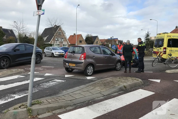 Fietser gewond bij aanrijding op rotonde