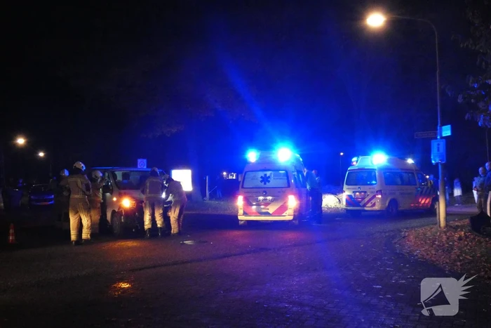 Personenauto belandt in tuin na ongeval met bestelbus