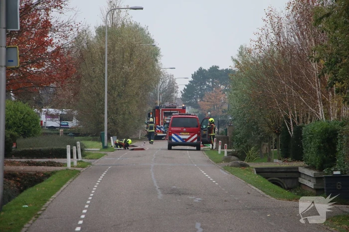Straat afgesloten nadat gasleiding geraakt is bij werkzaamheden