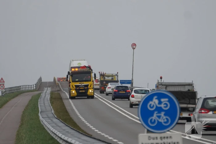 Enorme vertraging door brand in bestelbus