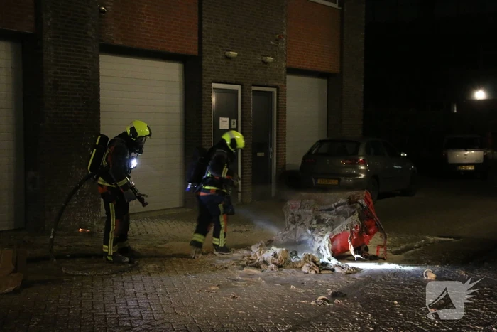 Papiercontainer in brand