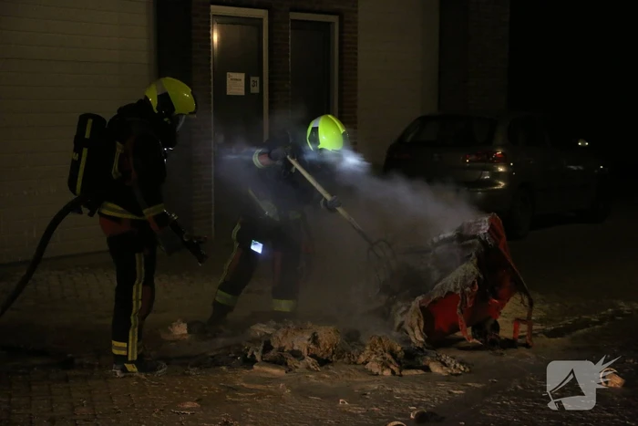 Papiercontainer in brand