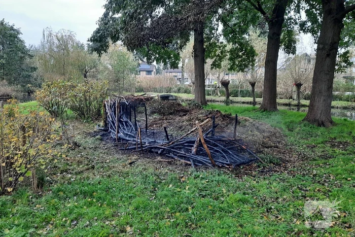 Veel rook bij brand buiten