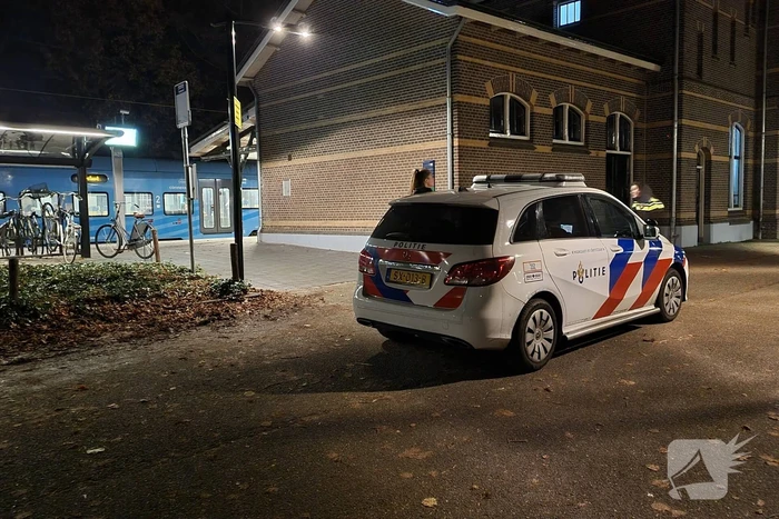 Twee aanhoudingen na overval bij treinstation